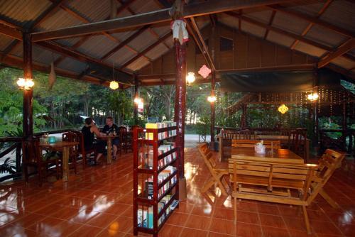 Hostal Sea Sun Bungalow
