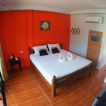 Bed & Breakfast Phongpipat Lanta Mansion
