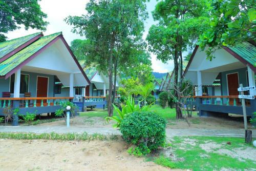 Lanta Palm Beach Resort