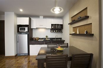 Aparthotel The Grand Napat