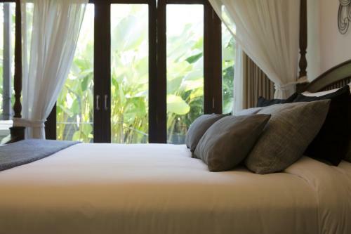 X2 Chiang Mai South Gate Villa