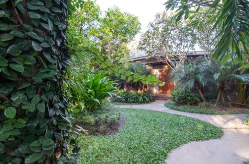 X2 Chiang Mai South Gate Villa