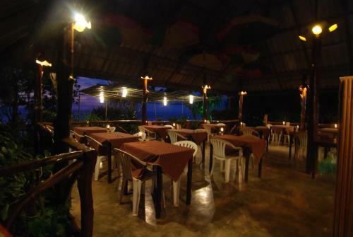 Hotel Lanta Coral Beach Resort