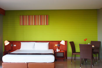 Long Beach Cha Am Hotel