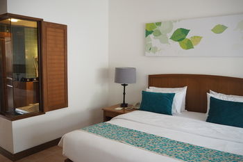 Woodlands Hotel And Resort