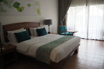 Woodlands Hotel And Resort