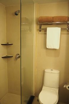 Woodlands Hotel And Resort