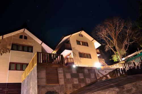 Hotel Phi Phi Natural Resort