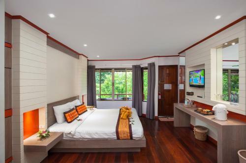 Hotel Phi Phi Natural Resort