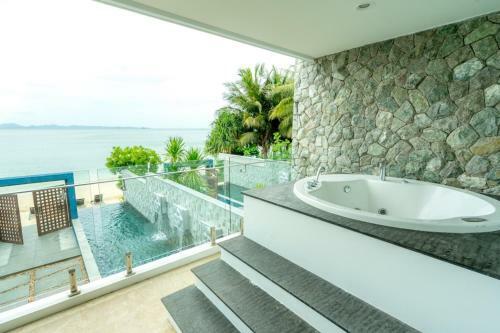 Hotel The Nchantra Pool Suite Phuket