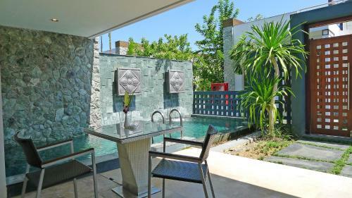 Hotel The Nchantra Pool Suite Phuket