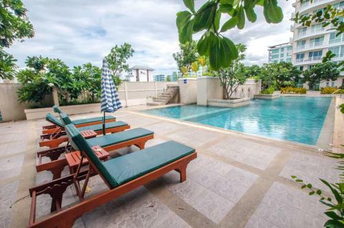 Apartamentos Baan Poolom Beachfront Condominium