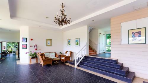 Apartamentos Baan Poolom Beachfront Condominium