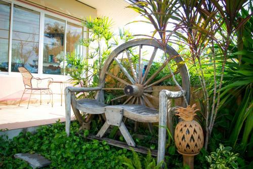 Hotel Nam Talay Resort
