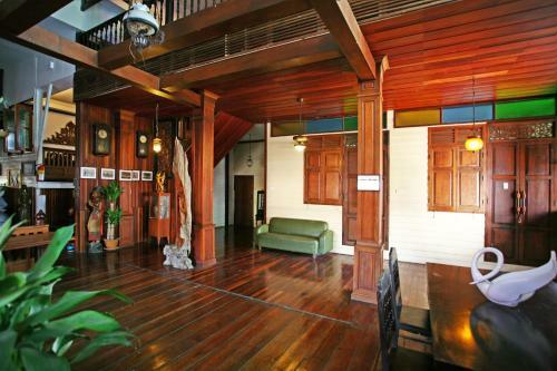 Tony's Place Bed & Breakfast Ayutthaya Thailand