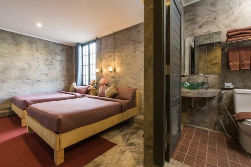 Hostal Na Siam Guesthouse