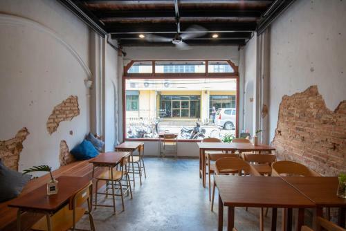 Hostal The Rommanee Classic Guesthouse