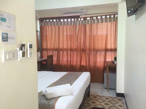 Hostal Thana Hotel & Guest House