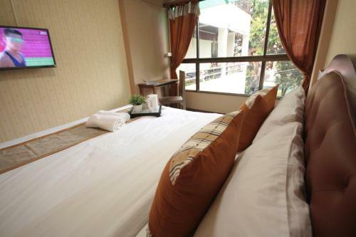 Hostal Thana Hotel & Guest House