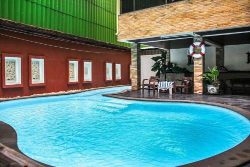 Hostal Thana Hotel & Guest House