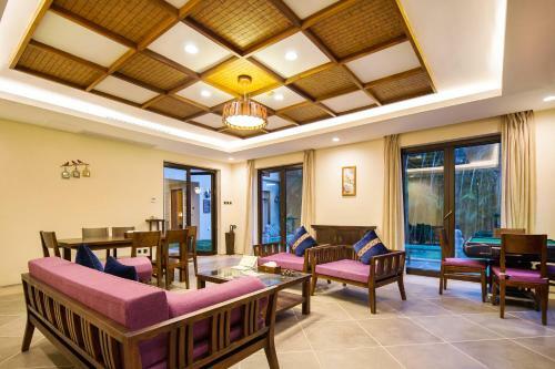 Hotel Yalong Bay Villas & Spa