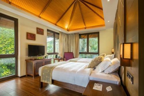 Hotel Yalong Bay Villas & Spa