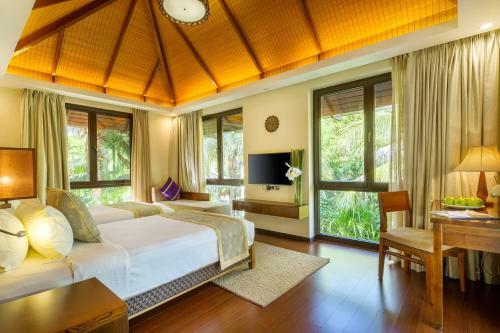 Hotel Yalong Bay Villas & Spa