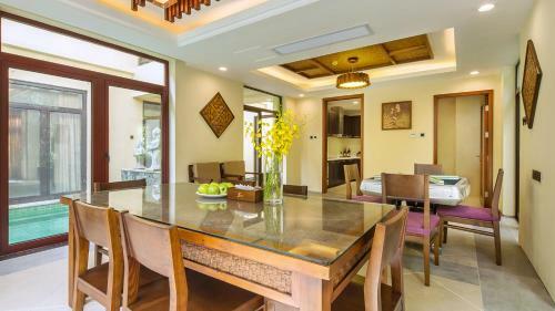 Hotel Yalong Bay Villas & Spa