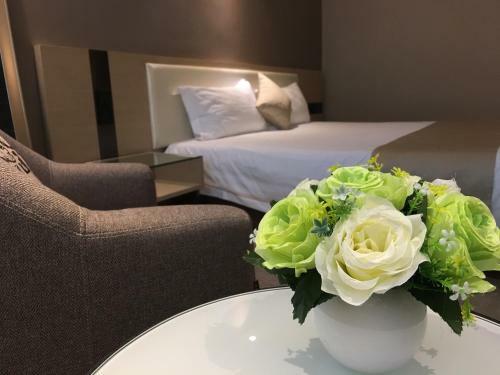 Shenzhen Kaili Hotel, Guomao Shopping Mall
