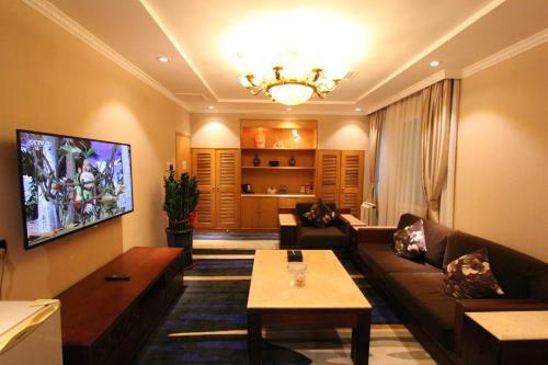 Shenzhen Kaili Hotel, Guomao Shopping Mall
