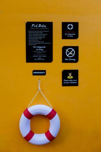 Buasri Phuket Hotel