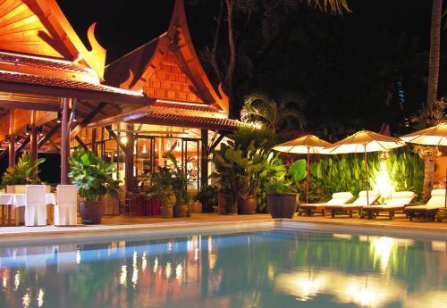 Hotel White House Beach Resort And Spa