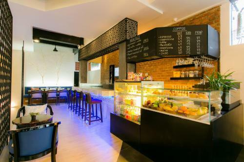 Hostal The House Patong