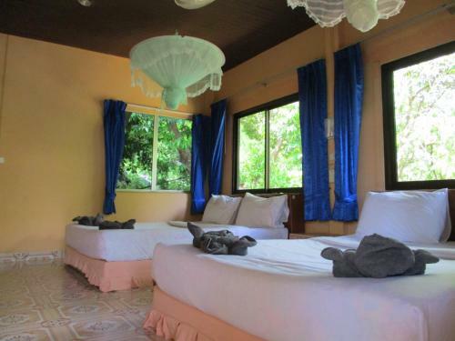Hostal Khaosok Island Resort