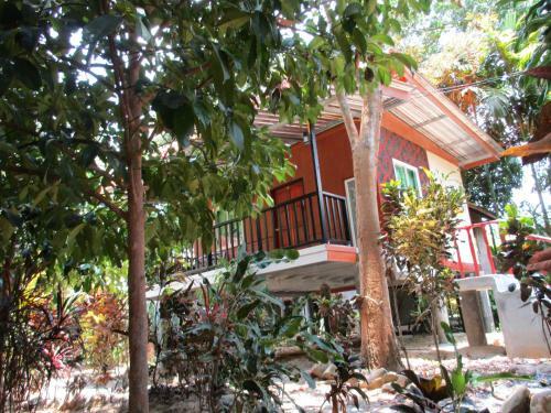 Hostal Khaosok Island Resort
