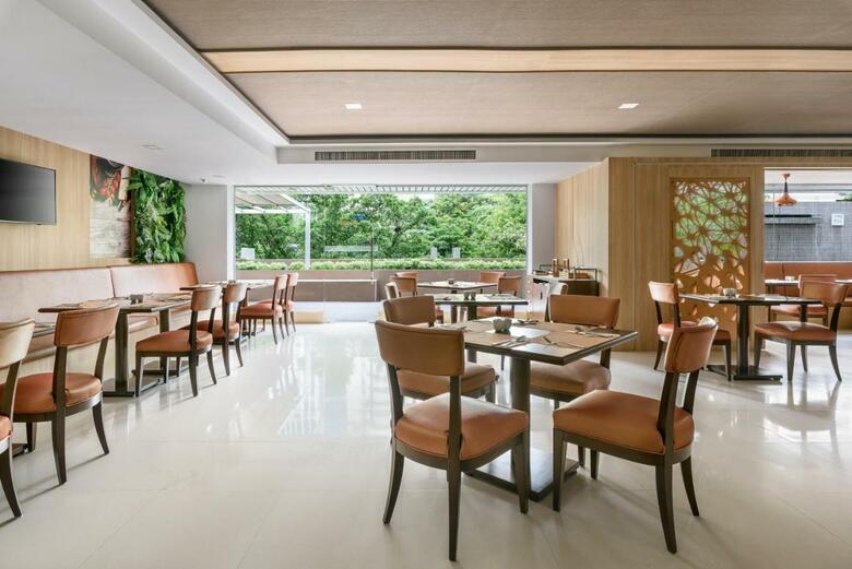 Hotel Adelphi Grande Sukhumvit By Compass Hospitality