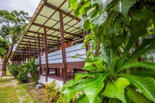 Hotel Phi Phi Andaman Beach Resort
