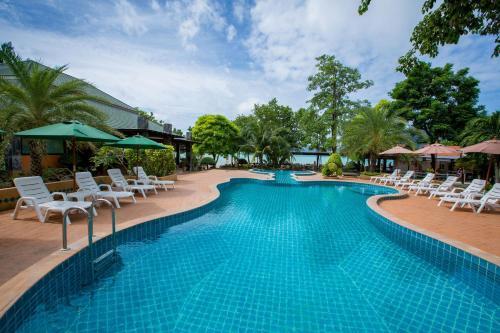 Hotel Phi Phi Andaman Beach Resort