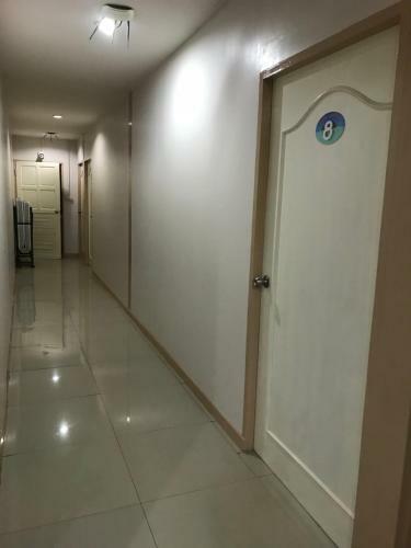 Hostal B Place Guesthouse