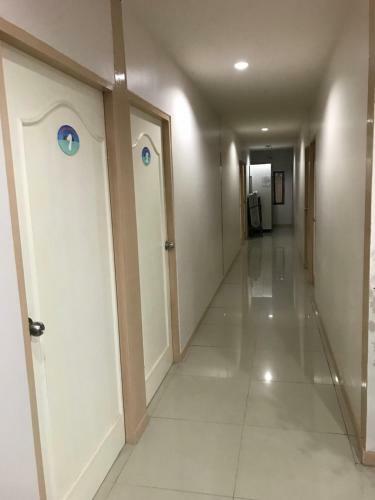 Hostal B Place Guesthouse
