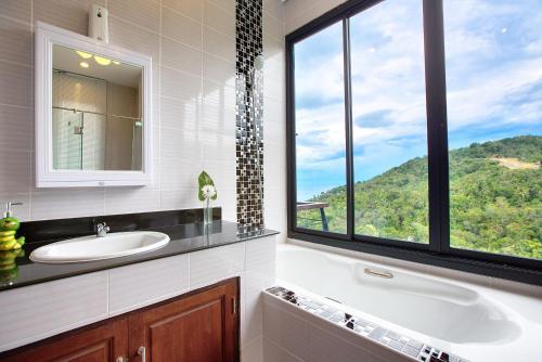 Nb Sunrise Mountain Villa