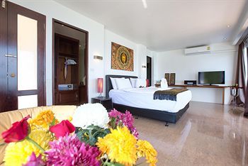 Hotel Crystal Bay Beach Resort