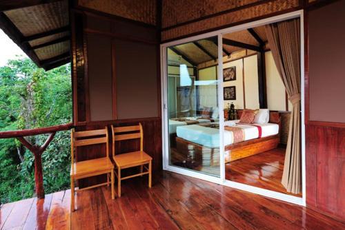 Hotel Phuphaya Seaview Resort