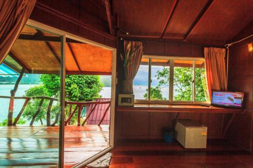 Hotel Phuphaya Seaview Resort
