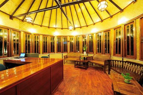 Hotel Phuphaya Seaview Resort
