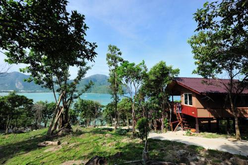 Hotel Phuphaya Seaview Resort