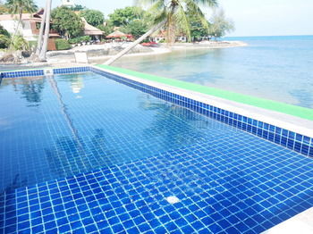Hotel Sarocha Villa