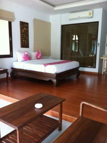 Hotel Poolsawat Villa