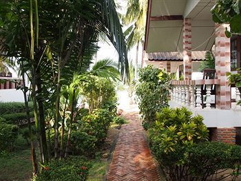 Hotel Palm Point Village