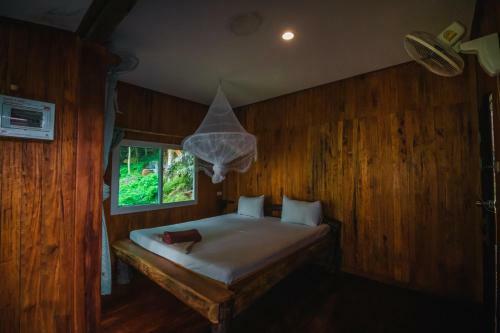 Hotel Phi Phi Sunset Bay Resort